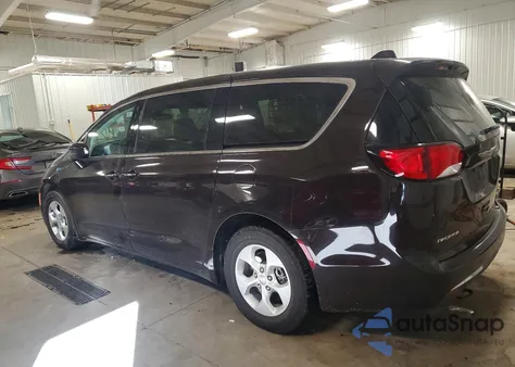 2018 Chrysler Pacifica Hybrid Touring Plus z USA, uszkodzony, nr VIN 2C4RC1H76JR236715